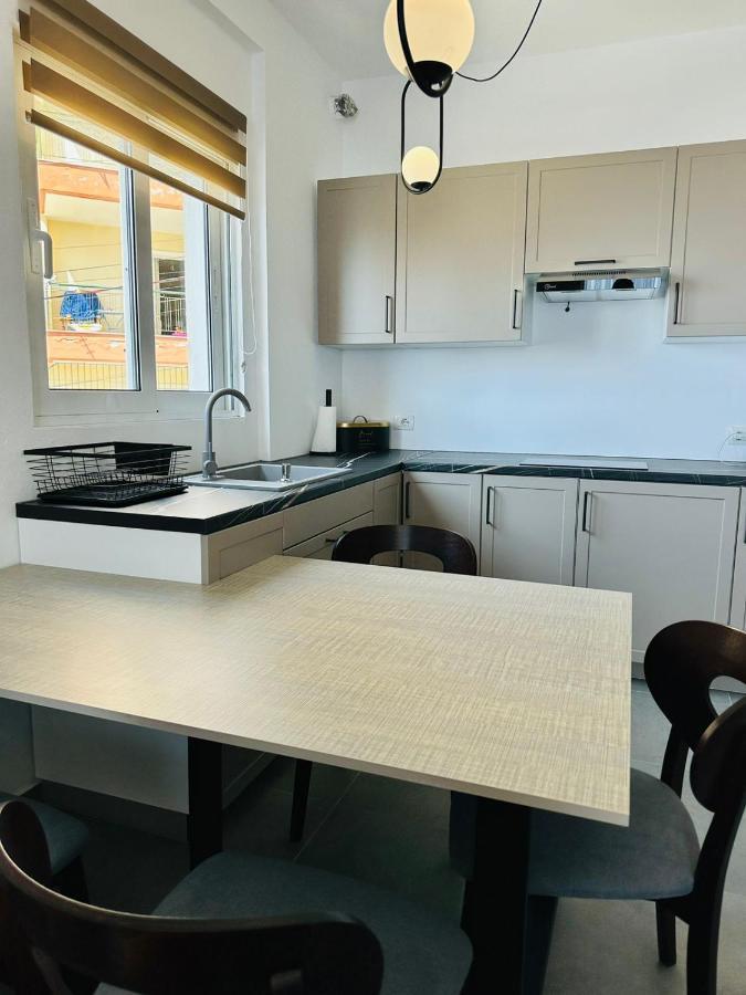 Apartment Celine Sarandë エクステリア 写真